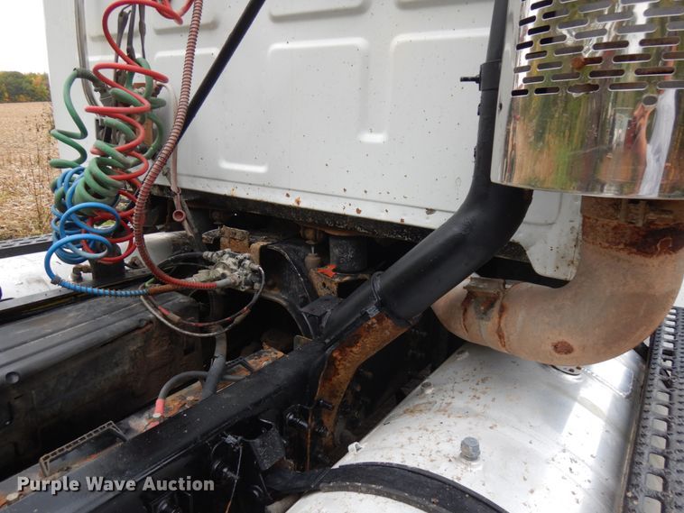 image for item JQ9338 2002 Sterling A9500  semi truck