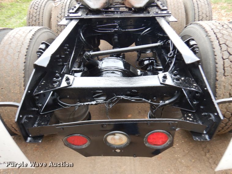 image for item JQ9338 2002 Sterling A9500  semi truck