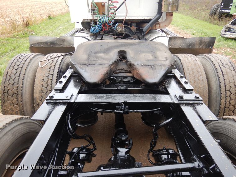 image for item JQ9338 2002 Sterling A9500  semi truck