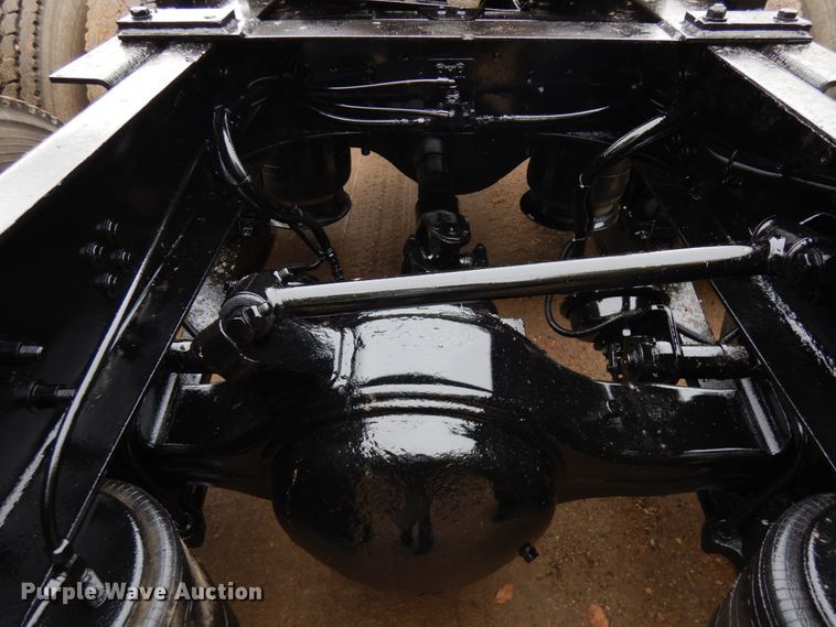 image for item JQ9338 2002 Sterling A9500  semi truck