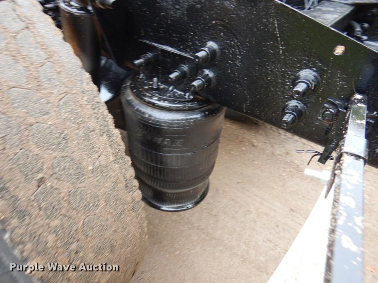 image for item JQ9338 2002 Sterling A9500  semi truck