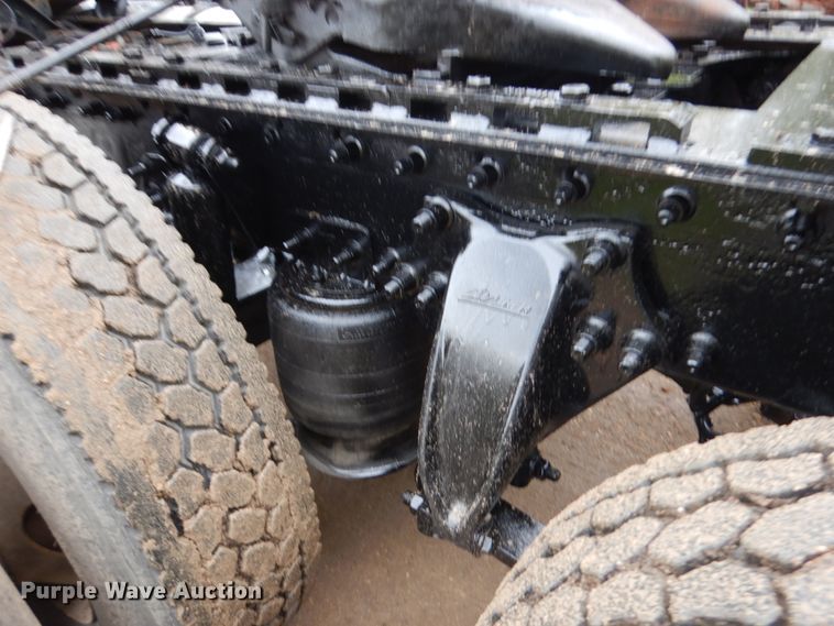 image for item JQ9338 2002 Sterling A9500  semi truck