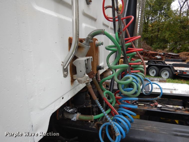 image for item JQ9338 2002 Sterling A9500  semi truck