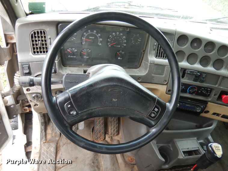 image for item JQ9338 2002 Sterling A9500  semi truck