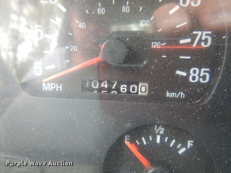 image for item JQ9338 2002 Sterling A9500  semi truck