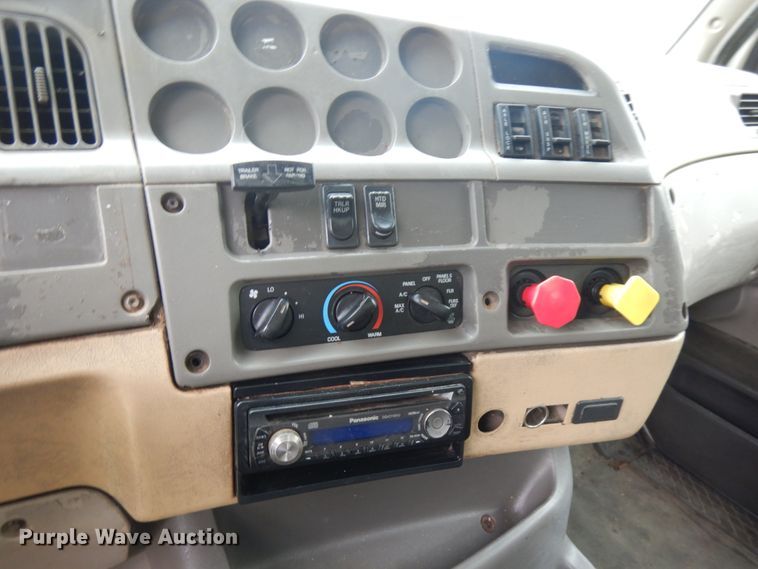 image for item JQ9338 2002 Sterling A9500  semi truck