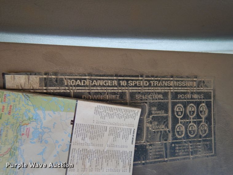 image for item JQ9338 2002 Sterling A9500  semi truck