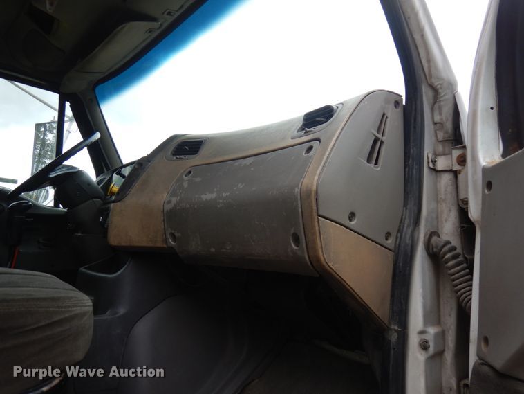 image for item JQ9338 2002 Sterling A9500  semi truck