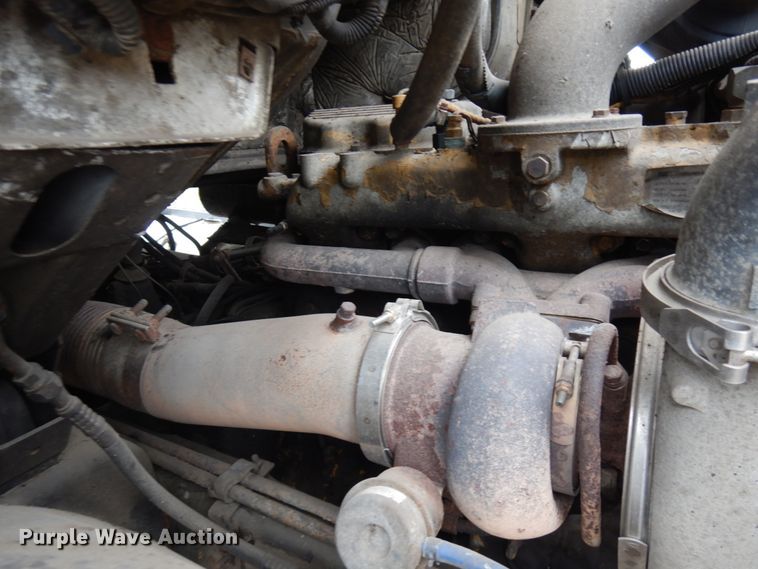 image for item JQ9338 2002 Sterling A9500  semi truck