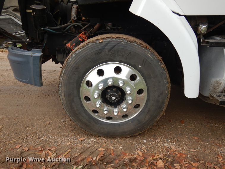 image for item JQ9338 2002 Sterling A9500  semi truck