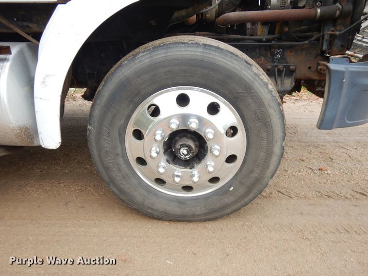 image for item JQ9338 2002 Sterling A9500  semi truck