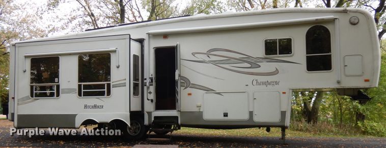 image for item JQ9340 2005 Nu Wa HitchHiker  camper