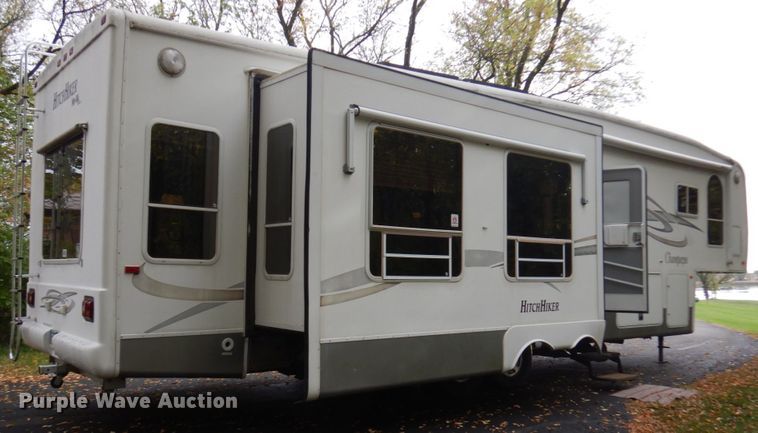 image for item JQ9340 2005 Nu Wa HitchHiker  camper