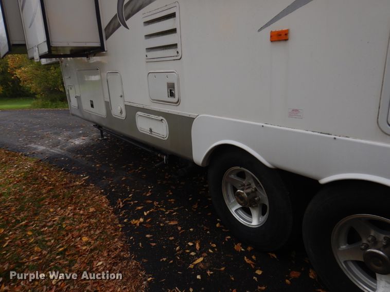 image for item JQ9340 2005 Nu Wa HitchHiker  camper