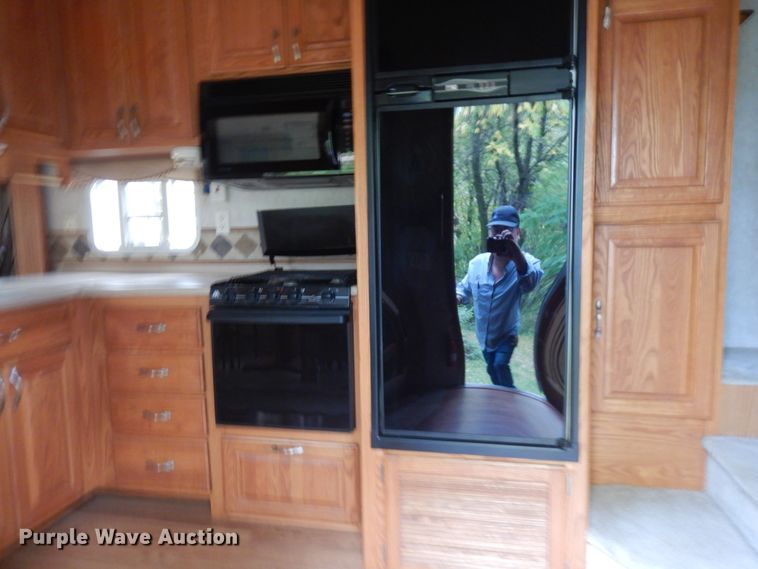 image for item JQ9340 2005 Nu Wa HitchHiker  camper