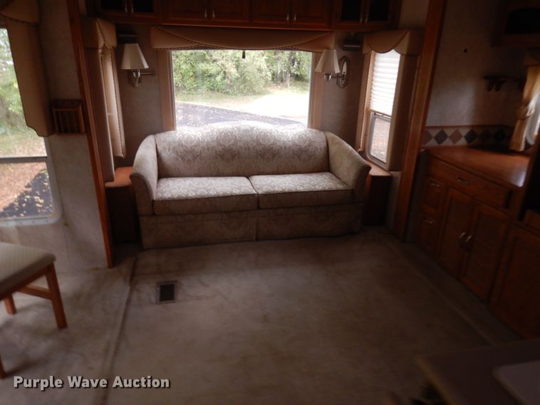 image for item JQ9340 2005 Nu Wa HitchHiker  camper