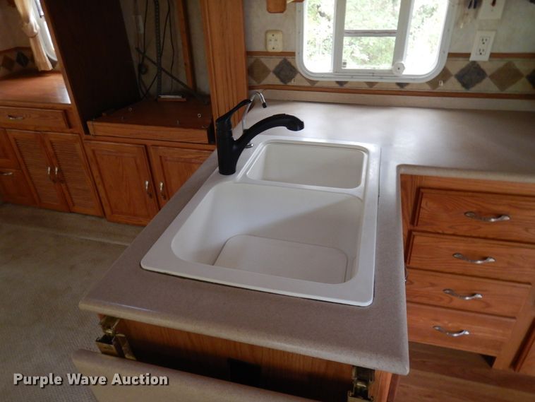 image for item JQ9340 2005 Nu Wa HitchHiker  camper