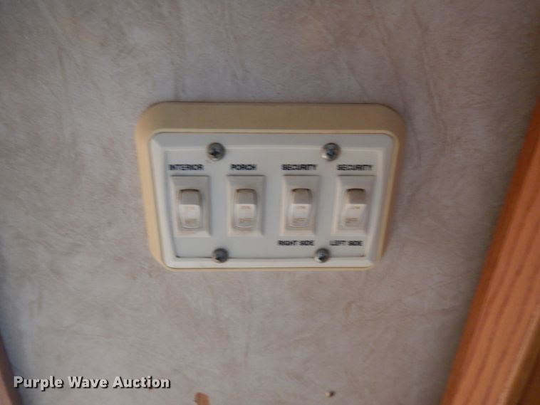 image for item JQ9340 2005 Nu Wa HitchHiker  camper