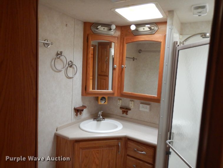 image for item JQ9340 2005 Nu Wa HitchHiker  camper