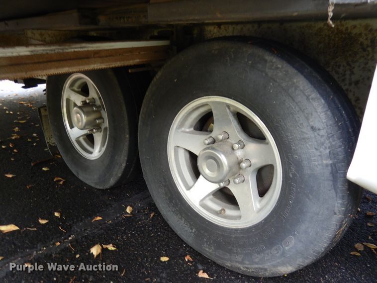 image for item JQ9340 2005 Nu Wa HitchHiker  camper