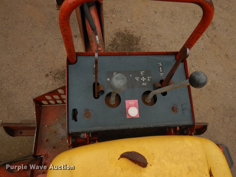 image for item KK9031 1989 Ditch Witch 6510  trencher