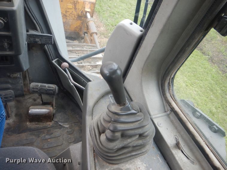 image for item KO9716 1996 Komatsu D65EX-12  dozer