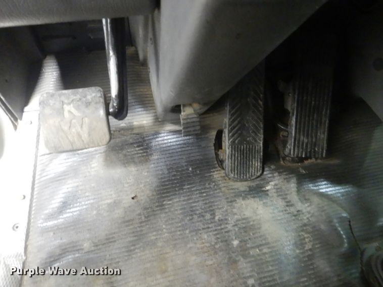 image for item KO9717 2005 Kenworth T800B  truck cab and chassis