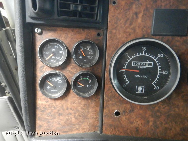 image for item KO9717 2005 Kenworth T800B  truck cab and chassis