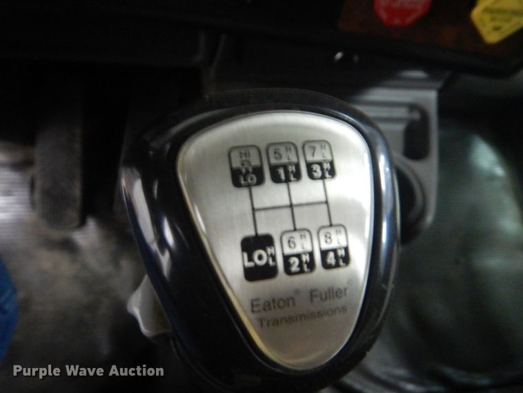 image for item KO9717 2005 Kenworth T800B  truck cab and chassis