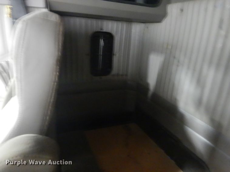 image for item KO9717 2005 Kenworth T800B  truck cab and chassis