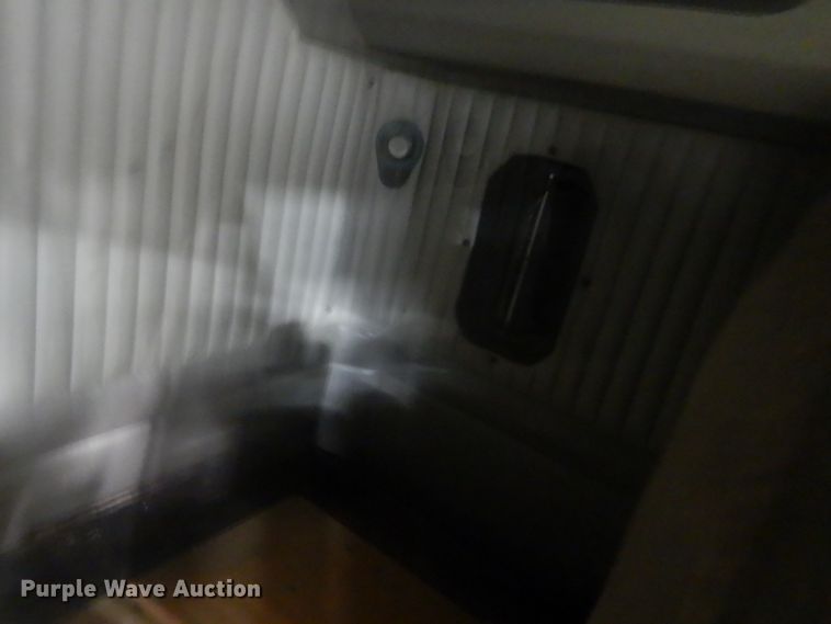 image for item KO9717 2005 Kenworth T800B  truck cab and chassis