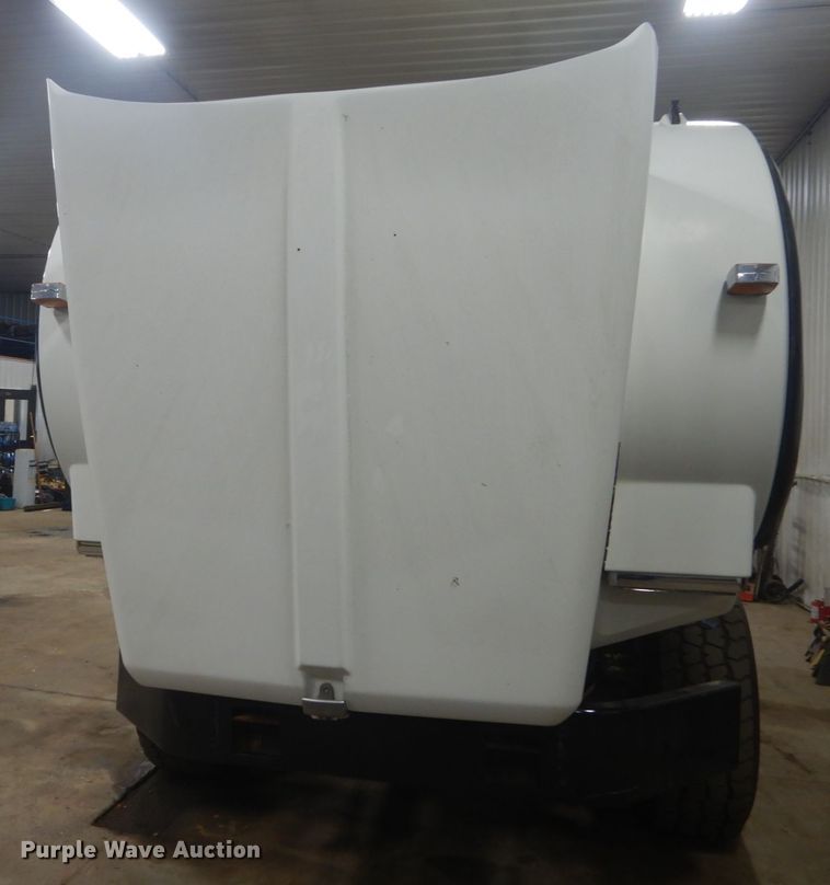 image for item KO9717 2005 Kenworth T800B  truck cab and chassis