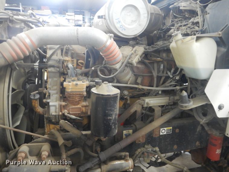 image for item KO9717 2005 Kenworth T800B  truck cab and chassis