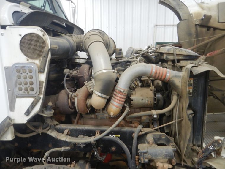 image for item KO9717 2005 Kenworth T800B  truck cab and chassis