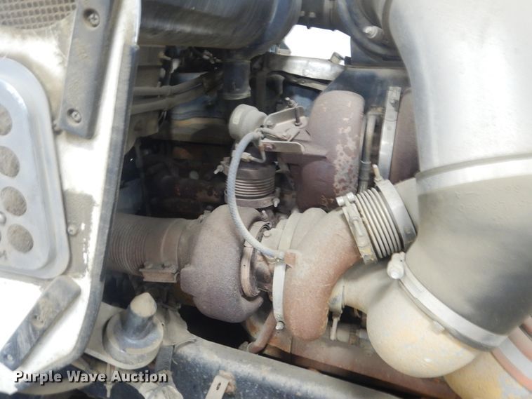 image for item KO9717 2005 Kenworth T800B  truck cab and chassis