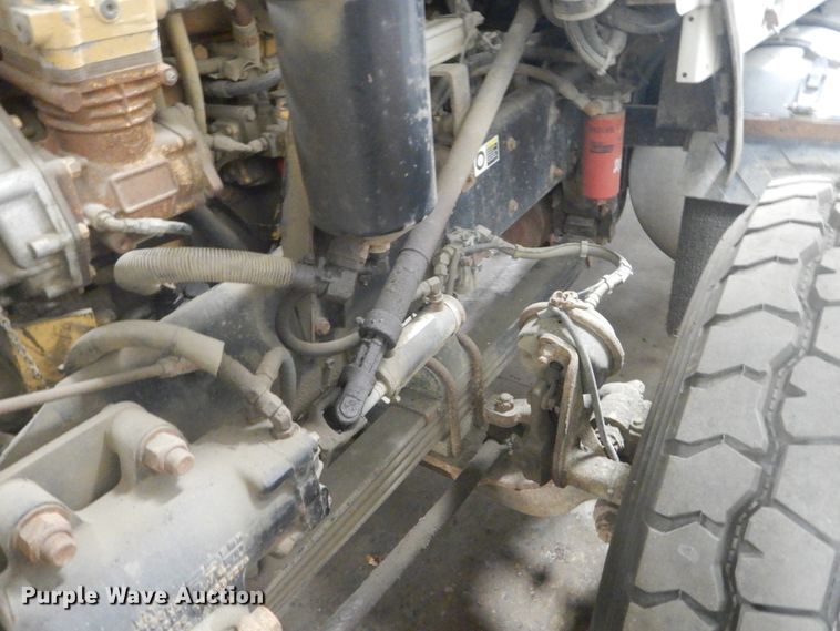 image for item KO9717 2005 Kenworth T800B  truck cab and chassis