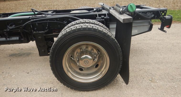 image for item KO9718 2015 Ford F450 Super Duty XLT  truck cab and chassis