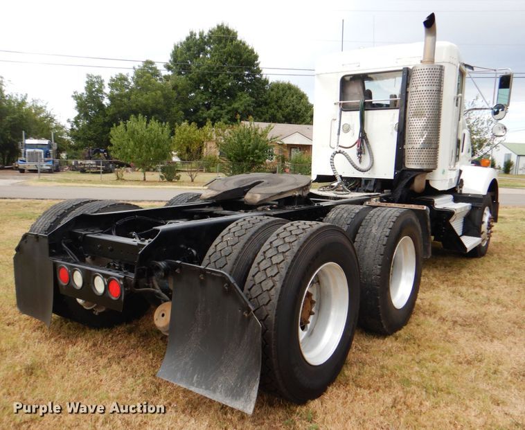 image for item DG1745 2006 Kenworth T800  semi truck