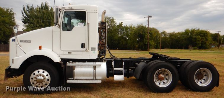 image for item DG1745 2006 Kenworth T800  semi truck