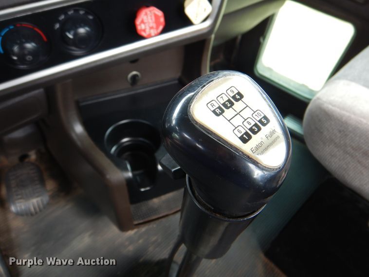 image for item DG1745 2006 Kenworth T800  semi truck