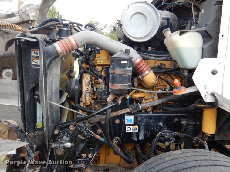 image for item DG1745 2006 Kenworth T800  semi truck