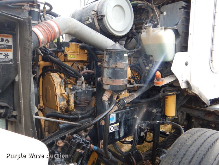 image for item DG1745 2006 Kenworth T800  semi truck