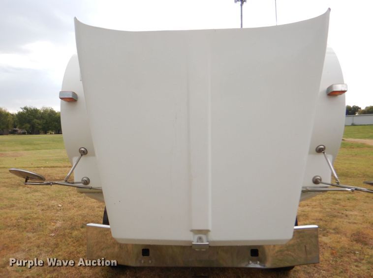 image for item DG1745 2006 Kenworth T800  semi truck