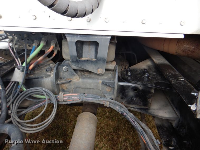 image for item DG1745 2006 Kenworth T800  semi truck