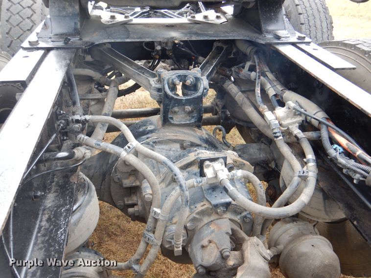 image for item DG1745 2006 Kenworth T800  semi truck