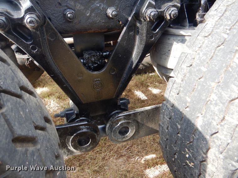 image for item DG1745 2006 Kenworth T800  semi truck