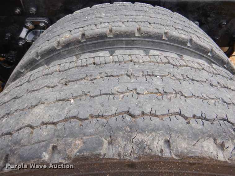 image for item DG1745 2006 Kenworth T800  semi truck