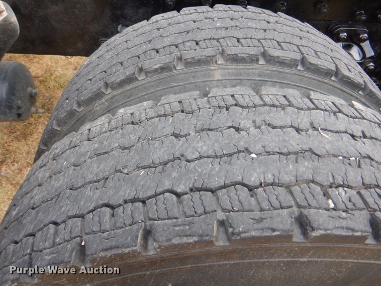 image for item DG1745 2006 Kenworth T800  semi truck