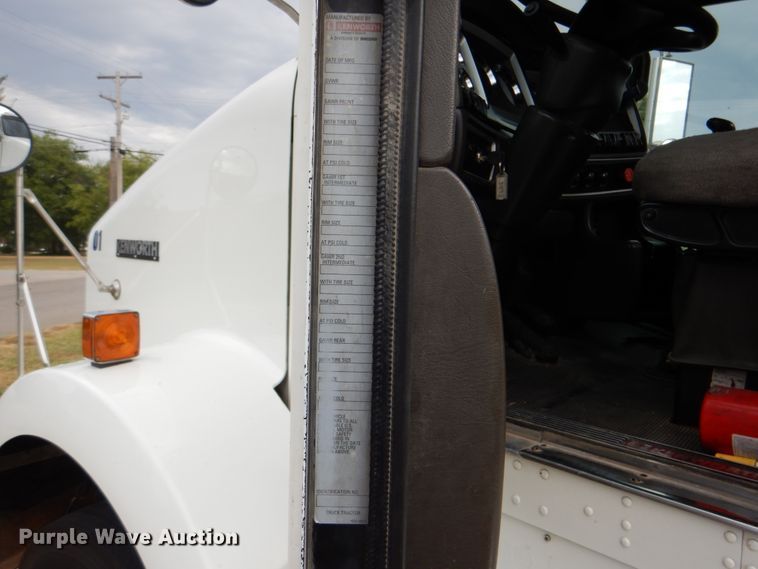 image for item DG1745 2006 Kenworth T800  semi truck