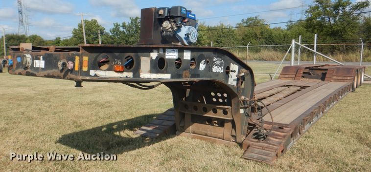 image for item DG1843 1995 Fontaine  lowboy equipment trailer